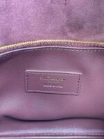 LE 5 À 7 SMALL SUPPLE 22 IN GRAPE PURPLE CALFSKIN GOLD BUCKLE - Image 2