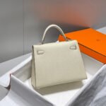 KELLY 25CM IN NATA EPSOM CALFSKIN SILVER HARDWARE - Image 4