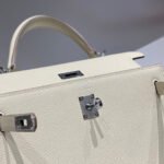 KELLY 25CM IN NATA EPSOM CALFSKIN SILVER HARDWARE - Image 5