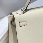 KELLY 25CM IN NATA EPSOM CALFSKIN SILVER HARDWARE - Image 18