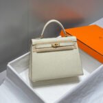 KELLY 25CM IN NATA EPSOM CALFSKIN GOLD HARDWARE - Image 11
