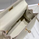 KELLY 25CM IN NATA EPSOM CALFSKIN GOLD HARDWARE - Image 14