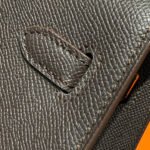 KELLY 25CM IN EBENE EPSOM CALFSKIN GOLD HARDWARE - Image 4