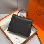 KELLY 25CM IN EBENE EPSOM CALFSKIN GOLD HARDWARE - Image 12