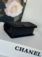 CHANEL BOY 25S 25 CM IN BLACK LAMBSKIN - Image 13