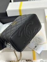 CC 18 CLUTCH BAG IN BLACK CALFSKIN GOLD HARDWARE - Image 9