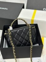 CC 18 CLUTCH BAG IN BLACK CALFSKIN GOLD HARDWARE - Image 12