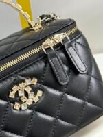 VANITY CASE 18 IN BLACK CALFSKIN GOLD HARDWARE - Image 16
