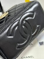 VANITY CASE 18 IN BLACK SHINY LAMBSKIN WITH PEARL HANDLE - Image 8