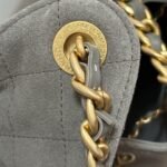 CC 25 HANDBAG 30 IN NATURAL GREY SUEDE GOLD HARDWARE - Image 13