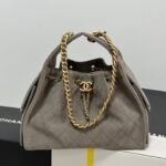 CC 25 HANDBAG 30 IN NATURAL GREY SUEDE GOLD HARDWARE - Image 10
