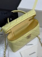 STRASS VANITY QUILTED CASE 19 IN YELLOW CALFSKIN WITH GOLD METALLIC - Image 6