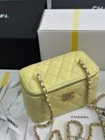 VANITY CASE 17 CRYSTAL STUDDED LOGO IN YELLOW CALFSKIN GOLD HARDWARE - Image 2