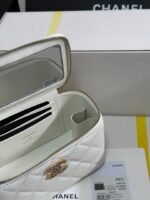 VANITY CASE 17 CRYSTAL STUDDED LOGO IN WHITE CALFSKIN GOLD HARDWARE - Image 14