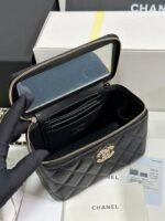 VANITY CASE 17 CRYSTAL STUDDED LOGO IN BLACK CALFSKIN GOLD HARDWARE - Image 6