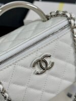 MINI VANITY TOP HANDLE CASE 17 IN WHITE CAVIAR SKIN SILVER-TONE PLATED METAL - Image 3