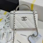 MINI VANITY TOP HANDLE CASE 17 IN WHITE CAVIAR SKIN SILVER-TONE PLATED METAL - Image 10