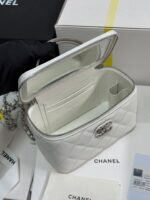 MINI VANITY TOP HANDLE CASE 17 IN WHITE CAVIAR SKIN SILVER-TONE PLATED METAL - Image 9