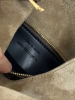 LE 5 À 7 SUPPLE SMALL 22 IN PEANUT BROWN SUEDE - Image 15