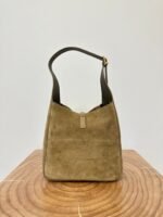 LE 5 À 7 SUPPLE SMALL 22 IN PEANUT BROWN SUEDE - Image 12