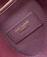 LE 5 À 7 LARGE SUPPLE 31 IN WINE RED GRAINED CALFSKIN - Image 18
