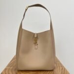 LE 5 À 7 LARGE SUPPLE 31 IN LIGHT BROWN GRAINED CALFSKIN - Image 10
