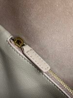 LE 5 À 7 LARGE SUPPLE 31 IN LIGHT BROWN GRAINED CALFSKIN - Image 3