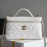 COSMETIC BAG 19 IN WHITE GRAINED CALFSKIN GOLD HARDWARE