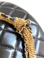 CC 16 MINI POUCH IN BLACK GRAINED CALFSKIN AND GOLD METAL - Image 13
