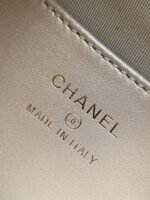CC 16 MINI POUCH IN BLACK GRAINED CALFSKIN AND GOLD METAL - Image 15