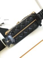CC 16 MINI POUCH IN BLACK GRAINED CALFSKIN AND GOLD METAL - Image 8