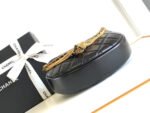 CC 16 MINI POUCH IN BLACK GRAINED CALFSKIN AND GOLD METAL - Image 14