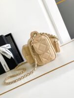 CHANEL 25S CAMERA BAG 23 IN BEIGE LAMBSKIN WITH GOLD HARDWARE - Image 2