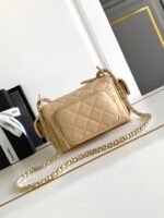 CHANEL 25S CAMERA BAG 23 IN BEIGE LAMBSKIN WITH GOLD HARDWARE - Image 12