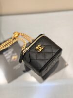 CHANEL 25S MINI VANITY BAG 11 CM IN BLACK LAMBSKIN WITH GOLD HARDWARE - Image 10