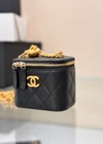 CHANEL 25S MINI VANITY BAG 11 CM IN BLACK LAMBSKIN WITH GOLD HARDWARE - Image 4