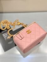 CHANEL 25S MINI VANITY BAG 16 CM IN LIGHT PINK LAMBSKIN WITH GOLD HARDWARE - Image 2