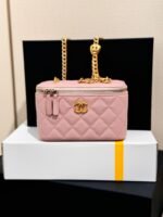 CHANEL 25S MINI VANITY BAG 16 CM IN LIGHT PINK LAMBSKIN WITH GOLD HARDWARE - Image 3