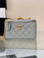 CHANEL 25S MINI VANITY BAG 16 CM IN GREY LAMBSKIN WITH GOLD HARDWARE - Image 4