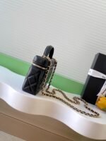 CHANEL 25S VANITY BAG 19 IN BLACK LAMBSKIN GOLD HARDWARE - Image 5