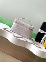 CHANEL 25S VANITY BAG 19.5 CM IN LIGHT BEIGE LAMBSKIN - Image 14