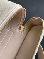 CHANEL 25S VANITY BAG 19.5 CM IN LIGHT BEIGE LAMBSKIN - Image 17