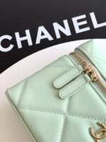 CHANEL 25S VANITY BAG 19.5 CM IN MINT GREEN LAMBSKIN - Image 3