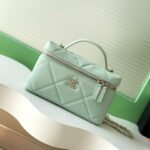 CHANEL 25S VANITY BAG 19.5 CM IN MINT GREEN LAMBSKIN - Image 10