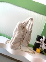 CHANEL 25S BOW BAG 38 IN CREAM WHITE TWEED WITH GOLD HARDWARE - Image 13