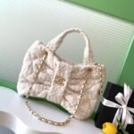 CHANEL 25S BOW BAG 38 IN CREAM WHITE TWEED WITH GOLD HARDWARE - Image 10