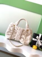 CHANEL 25S BOW BAG 38 IN CREAM WHITE TWEED WITH GOLD HARDWARE - Image 2