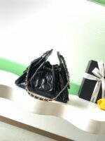 CHANEL 25S HOBO BAG 22 IN BLACK GLOSSY CALFSKIN WITH GOLD HARDWARE - Image 11
