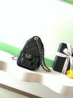 CHANEL 25S HOBO BAG 22 IN BLACK GLOSSY CALFSKIN WITH GOLD HARDWARE - Image 4