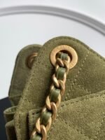 CHANEL 25S HOBO BAG 22 IN MOSS GREEN SUEDE WITH GOLD HARDWARE - Image 4